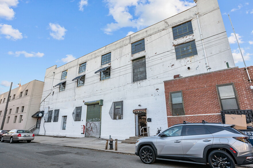 10120 101st St, Ozone Park, NY for sale - Building Photo - Image 1 of 22