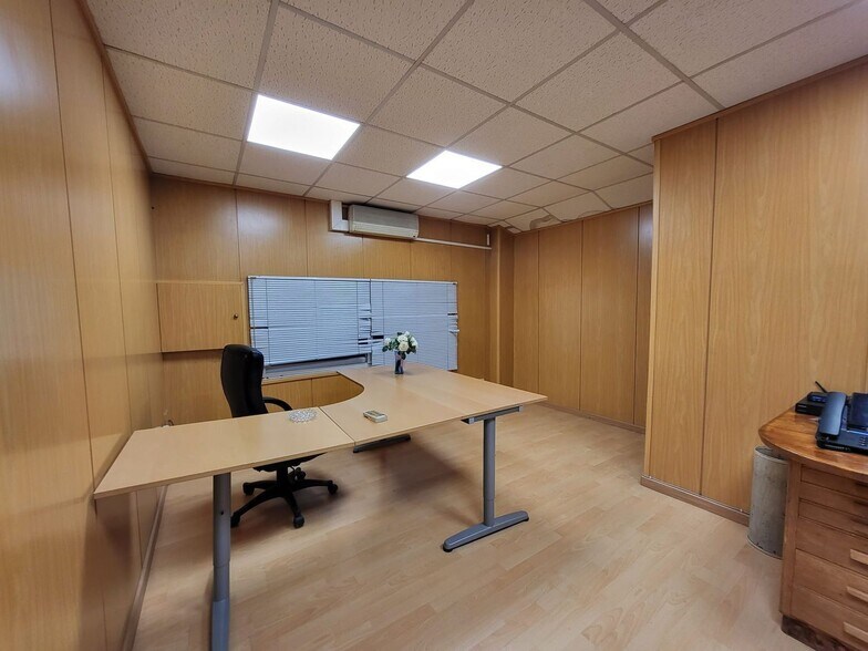 Retail in Collado Villalba, Madrid for lease - Interior Photo - Image 2 of 10