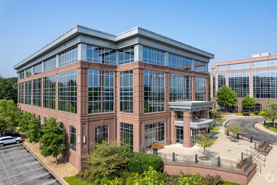 2034 Hamilton Place Blvd, Chattanooga, TN for lease - Building Photo - Image 2 of 13