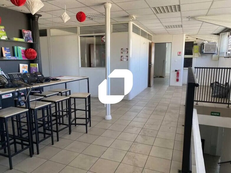 Office in Mérignac for lease - Interior Photo - Image 1 of 10