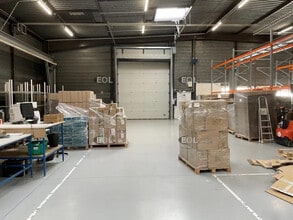 Flex in SAINT-OUEN-L'AUMONE for lease Building Photo- Image 2 of 6