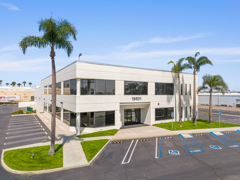 19601 Mariner Ave, Torrance, CA for lease - Building Photo - Image 1 of 8