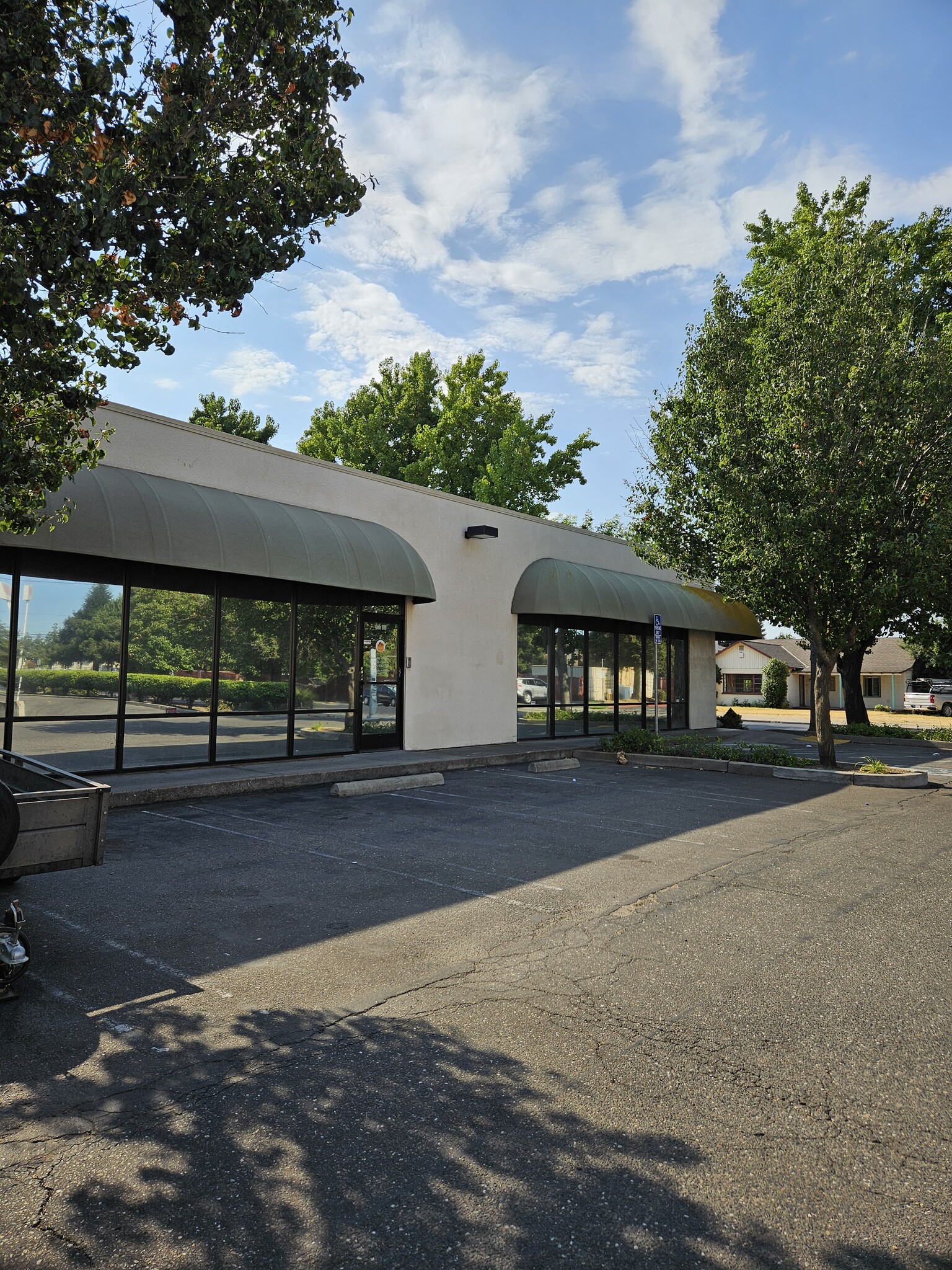 2005 Evergreen Ave, Modesto, CA for lease Building Photo- Image 1 of 7