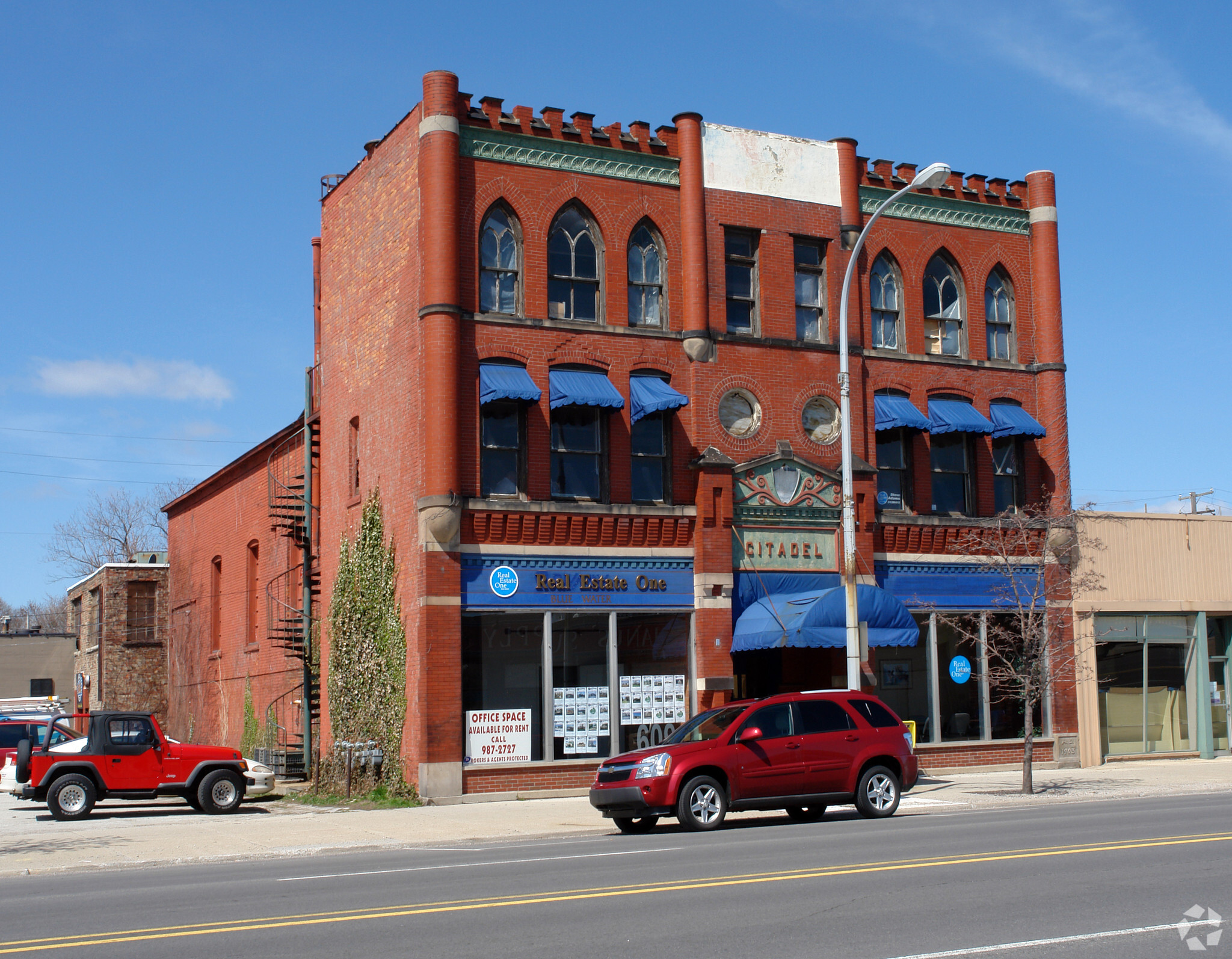 609 Huron Ave, Port Huron, MI for sale Primary Photo- Image 1 of 1