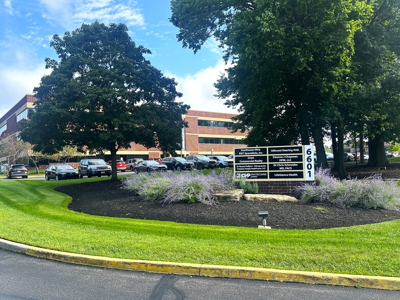 6601 Centerville Business Pky, Centerville, OH for lease - Building Photo - Image 1 of 11