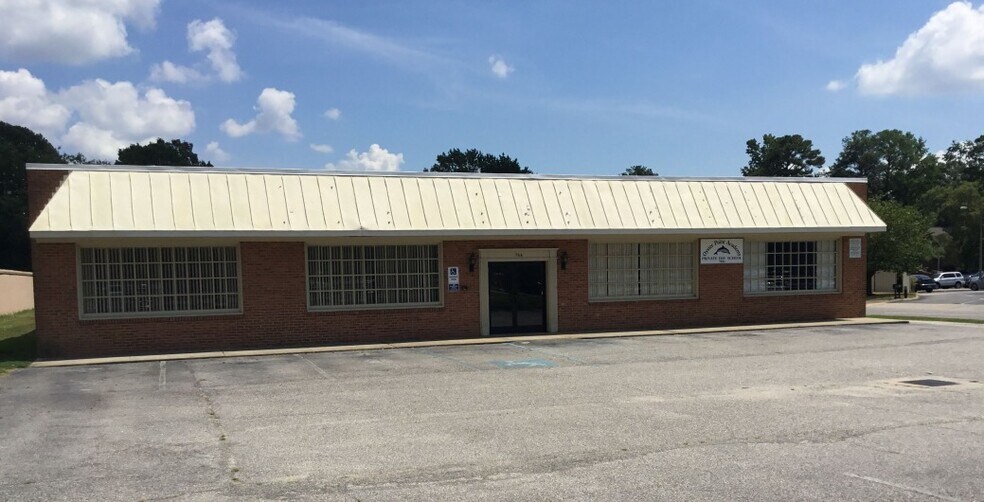 766 J Clyde Morris Blvd, Newport News, VA for sale - Building Photo - Image 1 of 1