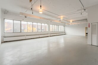 5333-5335 Av Casgrain, Montréal, QC for lease Building Photo- Image 1 of 8