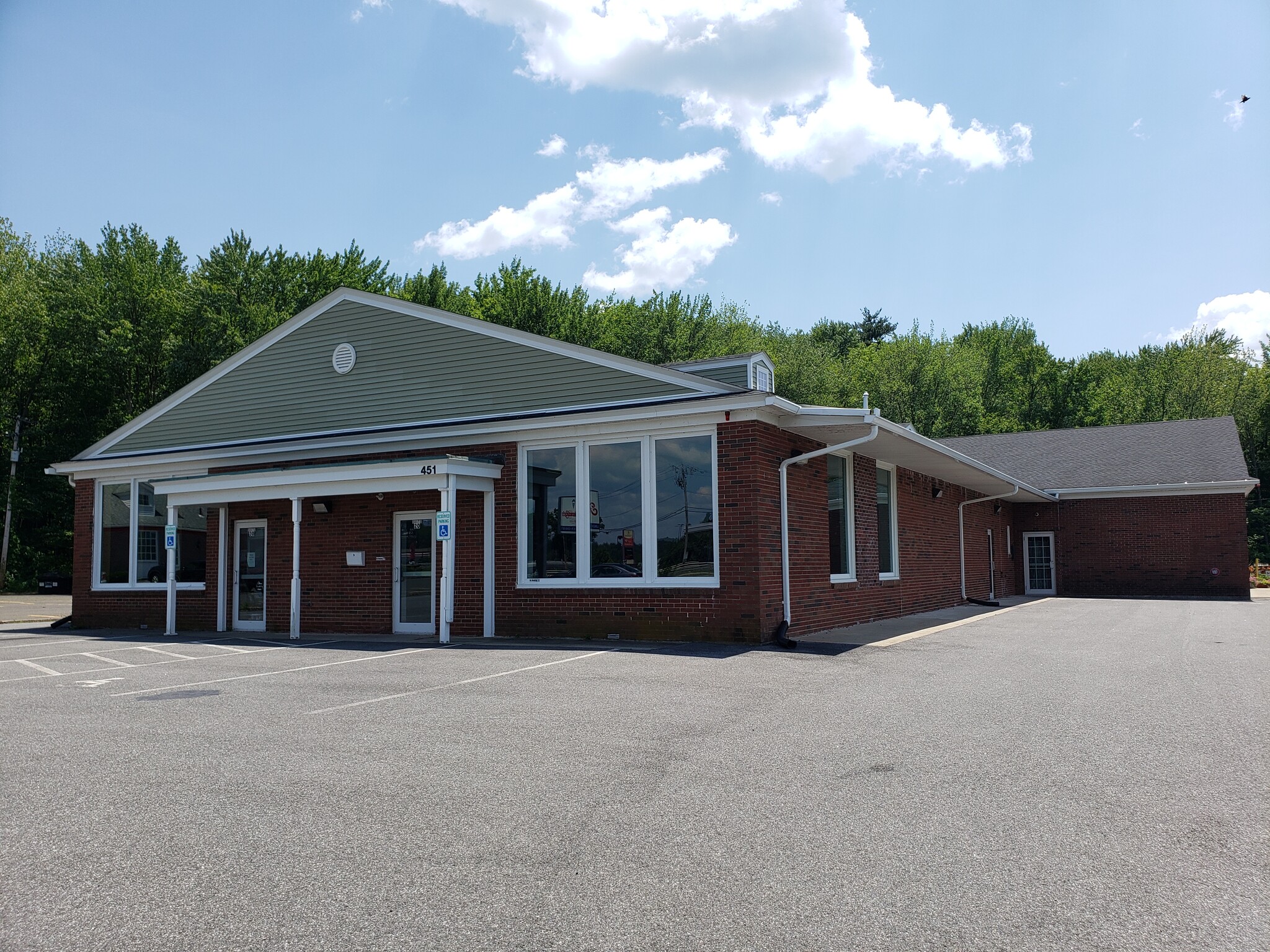 451 Russell St, Hadley, MA for lease Building Photo- Image 1 of 2