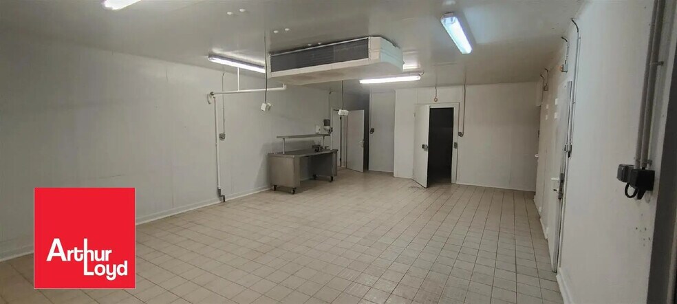 Flex in Prunay-le-Gillon for sale - Interior Photo - Image 2 of 3