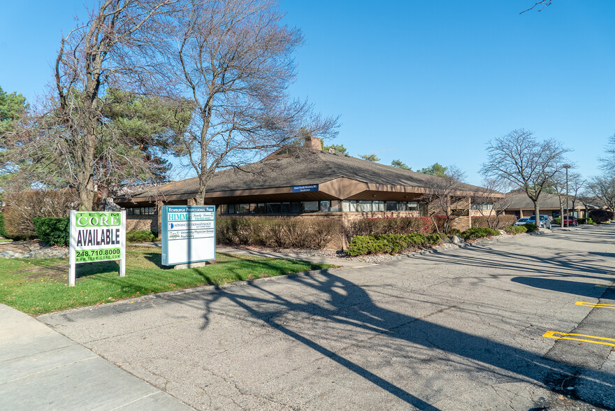 16826-16824 Newburgh Rd, Livonia, MI for lease - Building Photo - Image 1 of 8