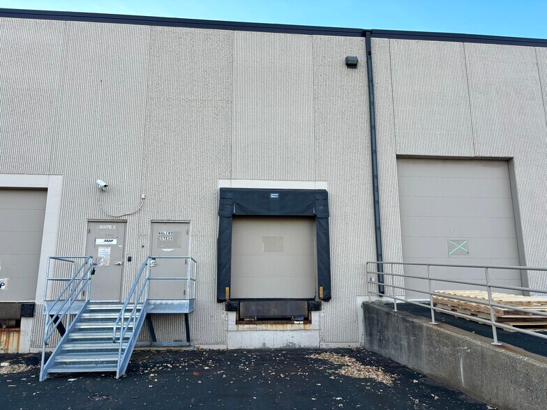 2995 Lone Oak Cir, Eagan, MN for lease - Building Photo - Image 3 of 9