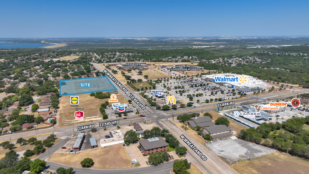 7030 W Wheatland Rd, Dallas, TX for sale - Building Photo - Image 1 of 2