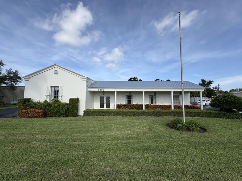 5750 Swift Rd, Sarasota, FL for sale - Building Photo - Image 1 of 27