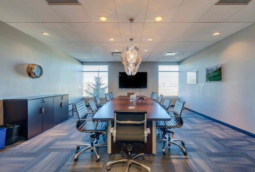 8826 Blackfoot Trl SE, Calgary, AB for lease Interior Photo- Image 1 of 3