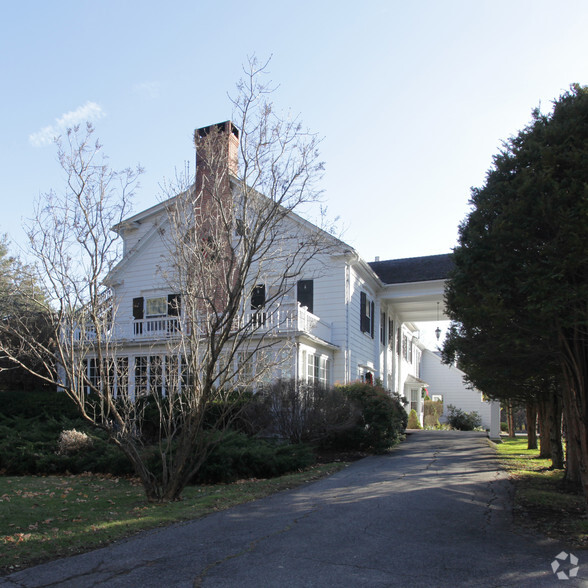 279 W Park St, Lee, Ma 01238 