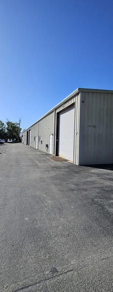 10971 K Nine Dr, Bonita Springs, FL for lease - Building Photo - Image 1 of 7