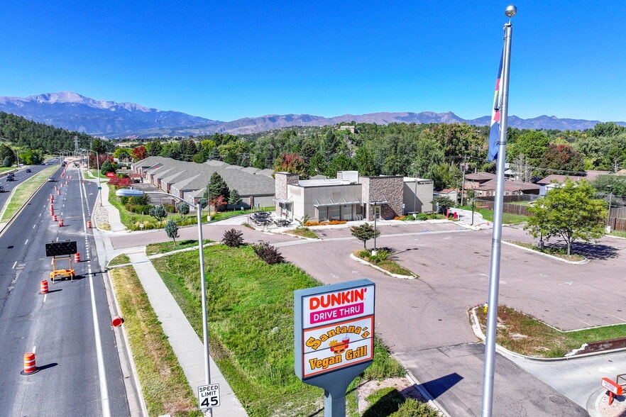 3220 Austin Bluffs Pky, Colorado Springs, CO for lease - Building Photo - Image 1 of 31