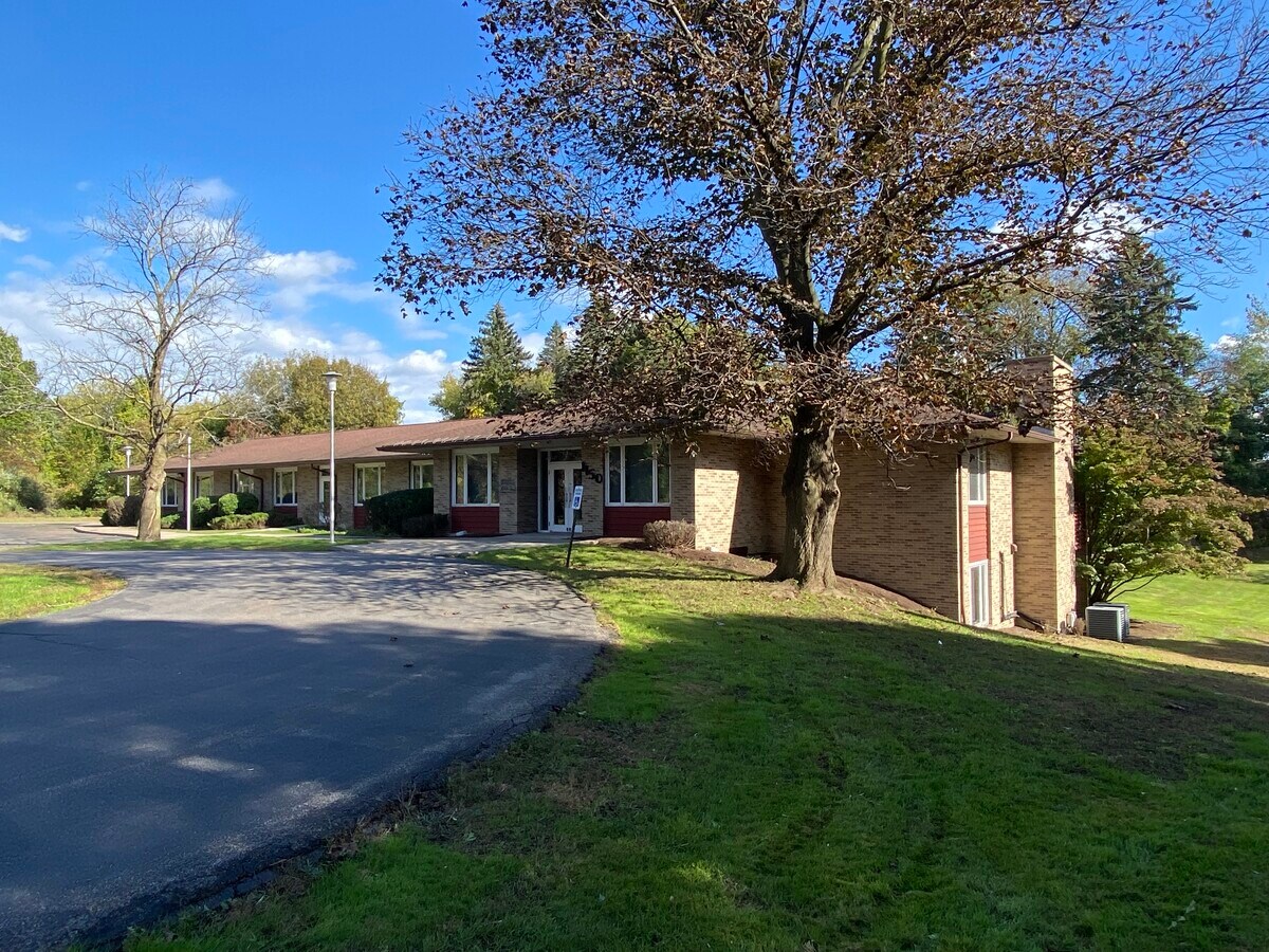 1150 Penfield Rd, Penfield, NY 14625