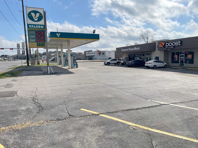 1924 Highway 90, Liberty, TX for lease - Primary Photo - Image 1 of 3