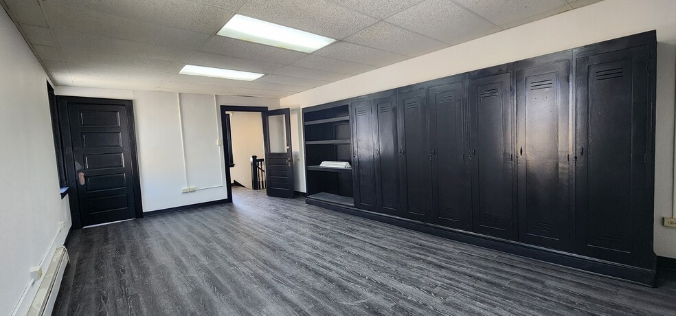 110 W Saint Marys Rd, Hanover Township, PA for lease - Building Photo - Image 3 of 16
