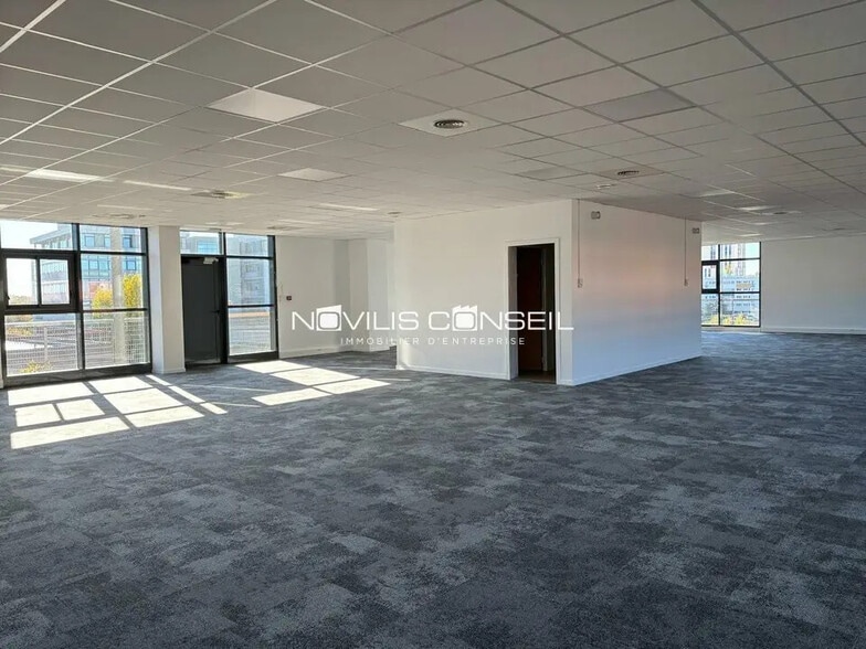 Office in Toulouse for lease - Interior Photo - Image 2 of 7