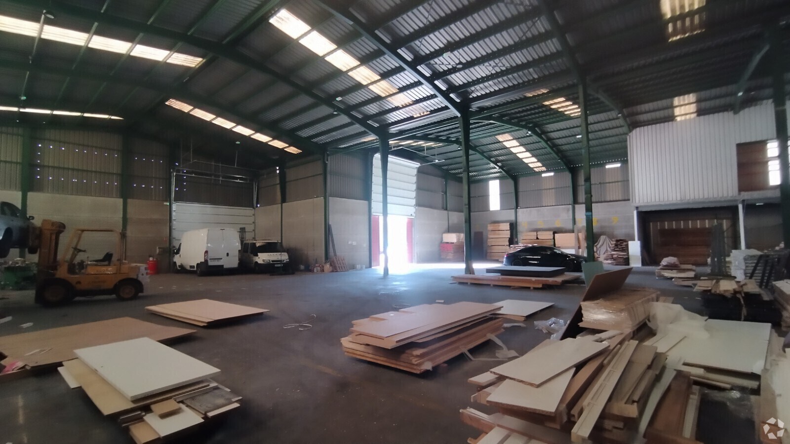 Industrial in Humanes de Madrid, Madrid for sale Primary Photo- Image 1 of 1