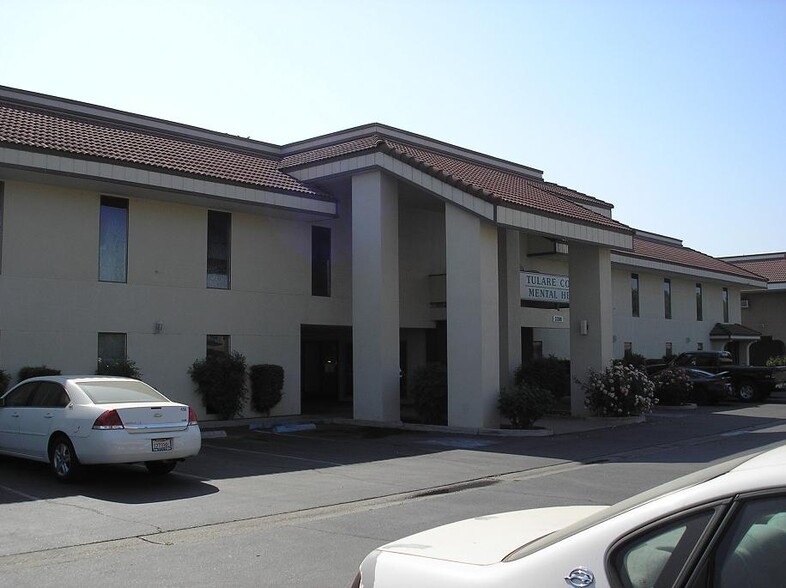 3300 S Fairway St, Visalia, CA for lease - Building Photo - Image 1 of 3