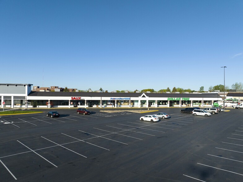 1715-1749 Beam Ave, Maplewood, MN for lease - Building Photo - Image 2 of 61