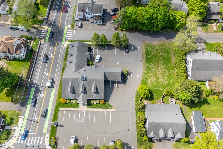 460 Newton St, South Hadley, MA for lease - Building Photo - Image 3 of 18