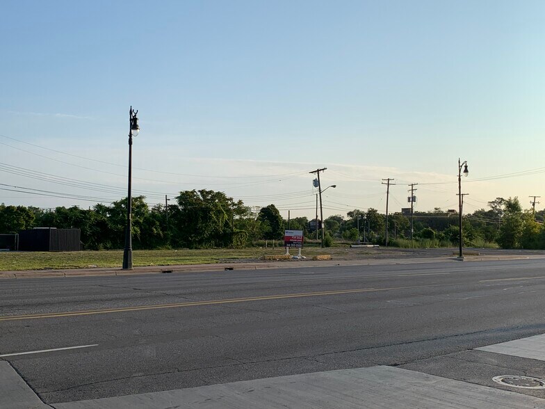 9430 Michigan Ave, Detroit, MI for sale - Building Photo - Image 2 of 5