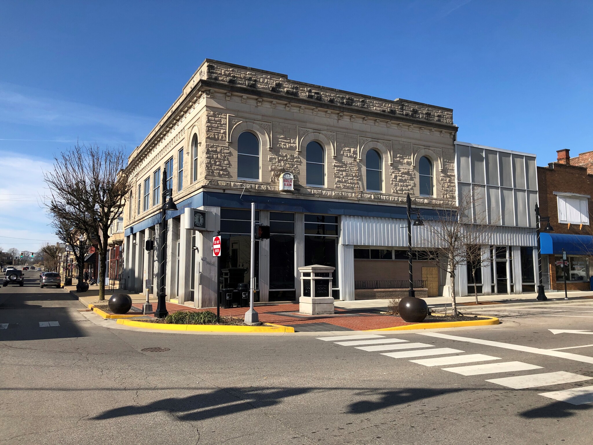 200 E Walnut St, North Vernon, IN for sale Primary Photo- Image 1 of 1