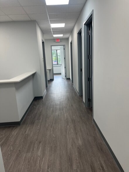 1307 Cleveland Avenue, Wildwood, FL for lease - Interior Photo - Image 3 of 21