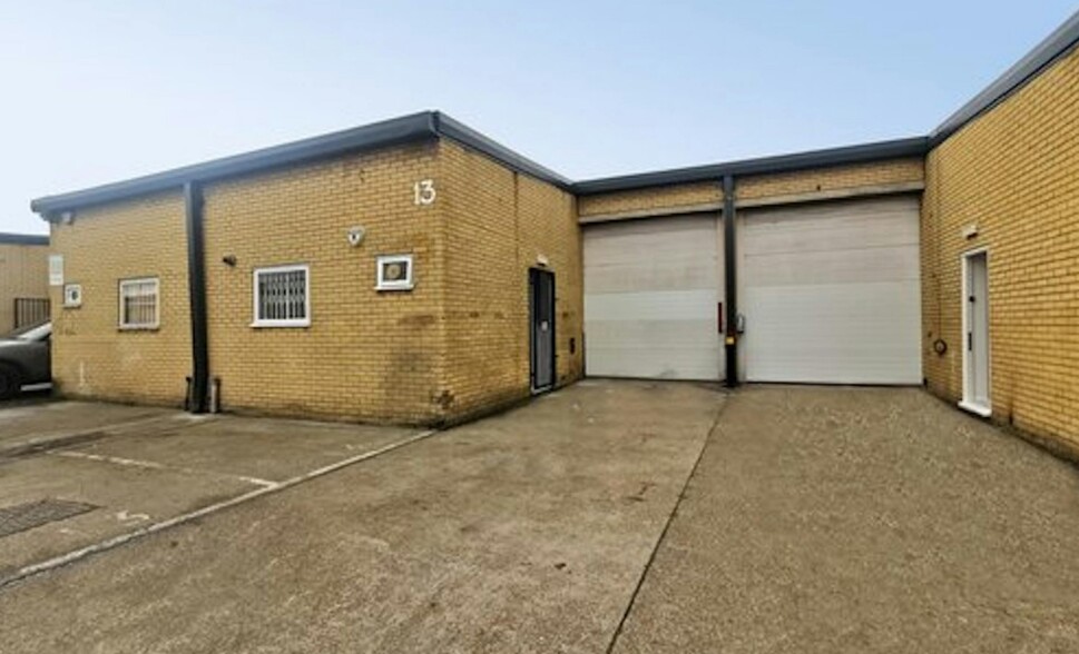 1 Enterprise Way, London for lease - Building Photo - Image 1 of 3