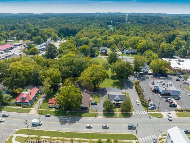 140 East St, Pittsboro, NC for sale - Building Photo - Image 1 of 15