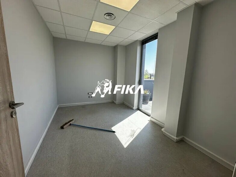 Office in Toulouse for lease - Building Photo - Image 2 of 10