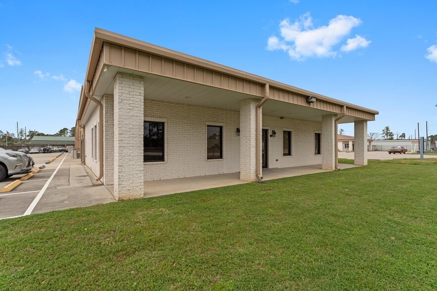 26447 Hanna Rd, Oak Ridge North, TX for sale - Building Photo - Image 3 of 37