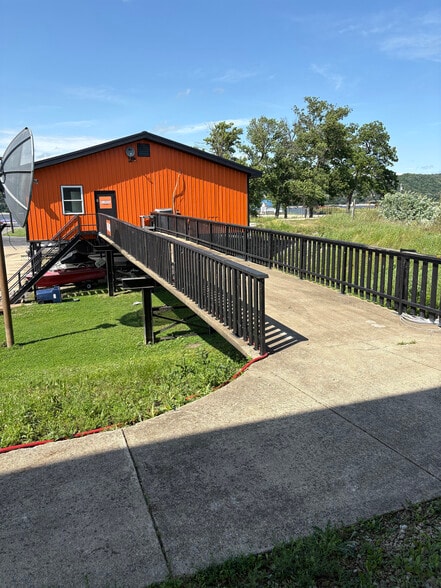 1565 Riverview St, Portage Des Sioux, MO for lease - Building Photo - Image 3 of 14