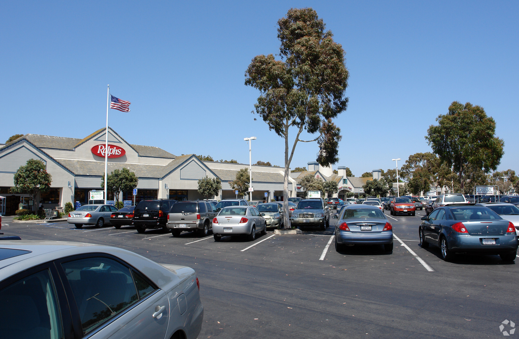 529-623 W Channel Islands Blvd, Port Hueneme, CA for lease Building Photo- Image 1 of 12