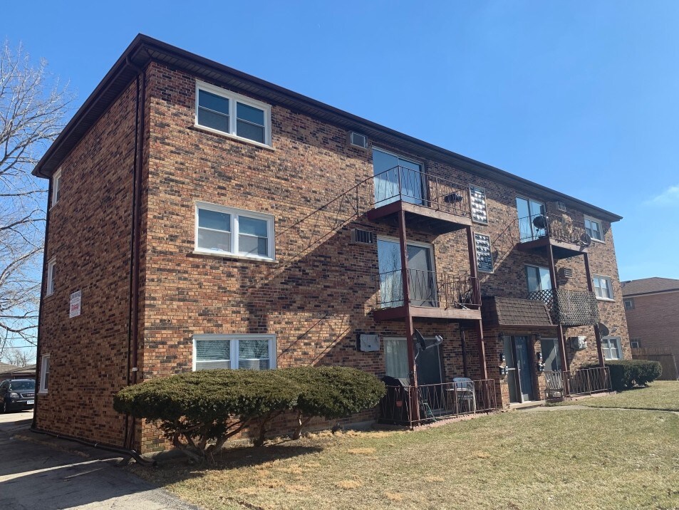7651 S Roberts Rd, Bridgeview, IL for sale Primary Photo- Image 1 of 1