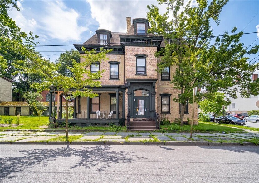85 Grand St, Newburgh, NY for sale - Primary Photo - Image 1 of 15