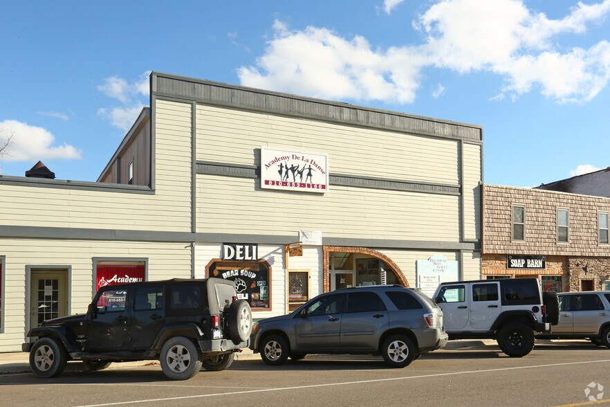 320 N Main St, Davison, MI 48423