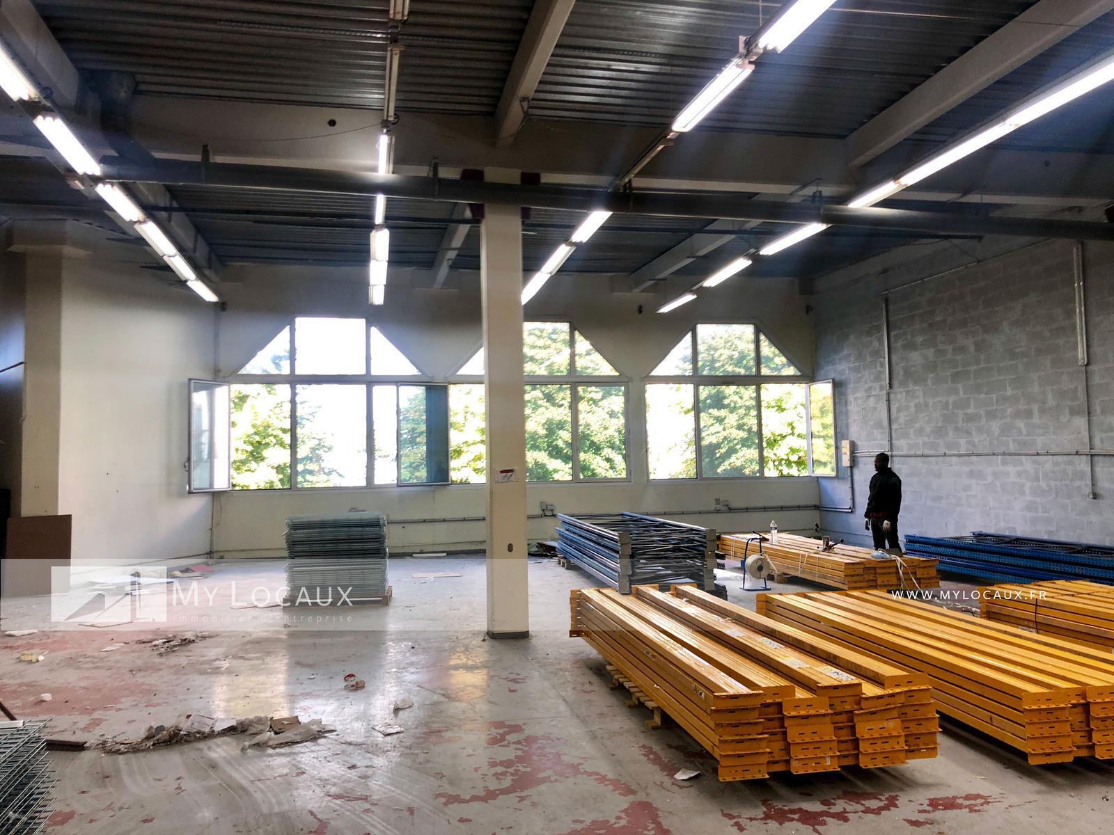 Flex in Aubervilliers for lease Interior Photo- Image 1 of 7