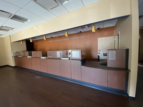 942 White Plains Rd, Trumbull, CT for lease Interior Photo- Image 1 of 6