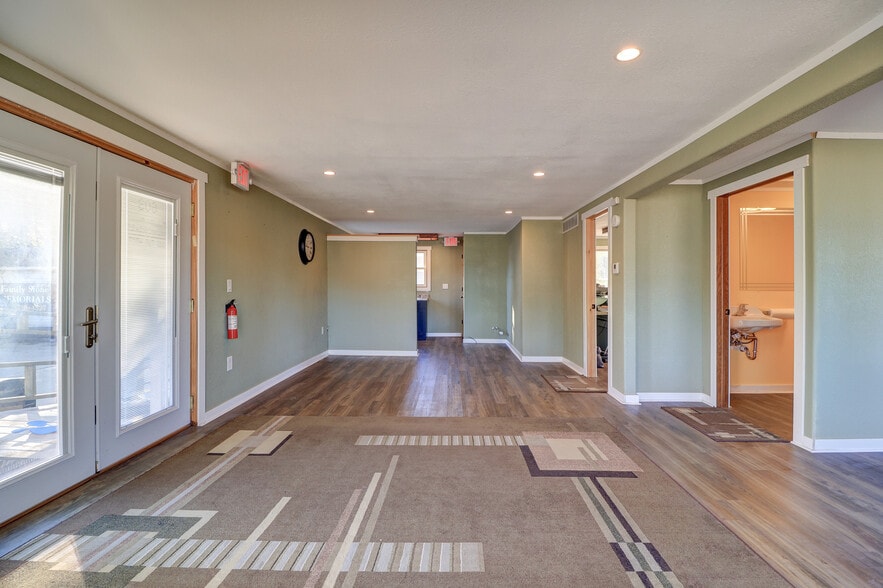 603 W Rock Falls Rd, Rock Falls, IL for sale - Building Photo - Image 2 of 28