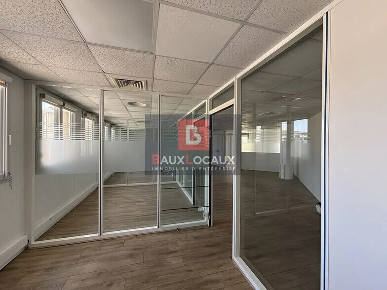 Office in Avignon for lease - Interior Photo - Image 1 of 7