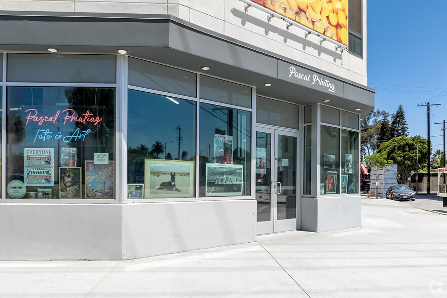 5201 W Adams Blvd, Los Angeles, CA for lease - Building Photo - Image 3 of 5