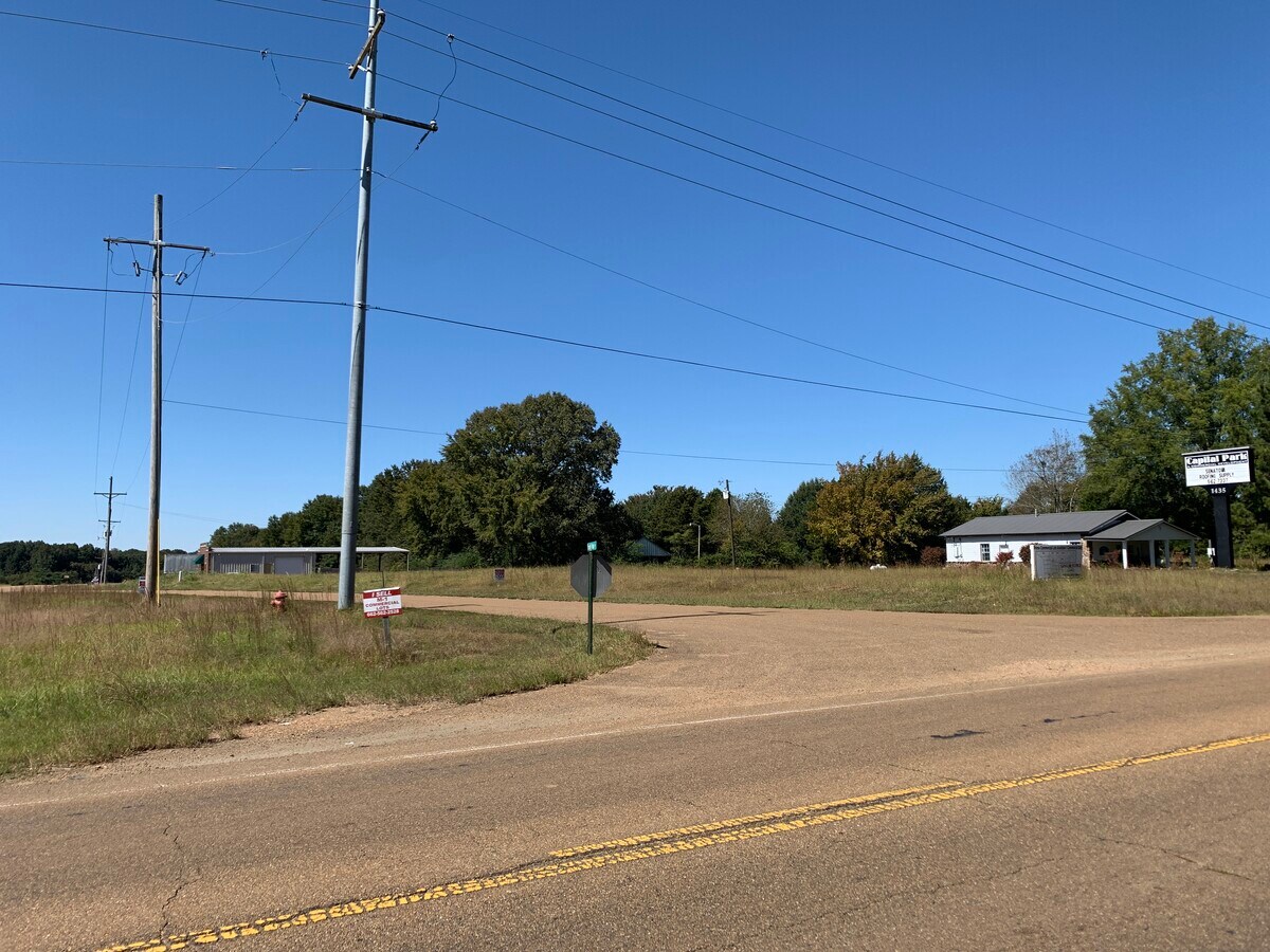 1435 S Hwy 51, Senatobia, MS 38668