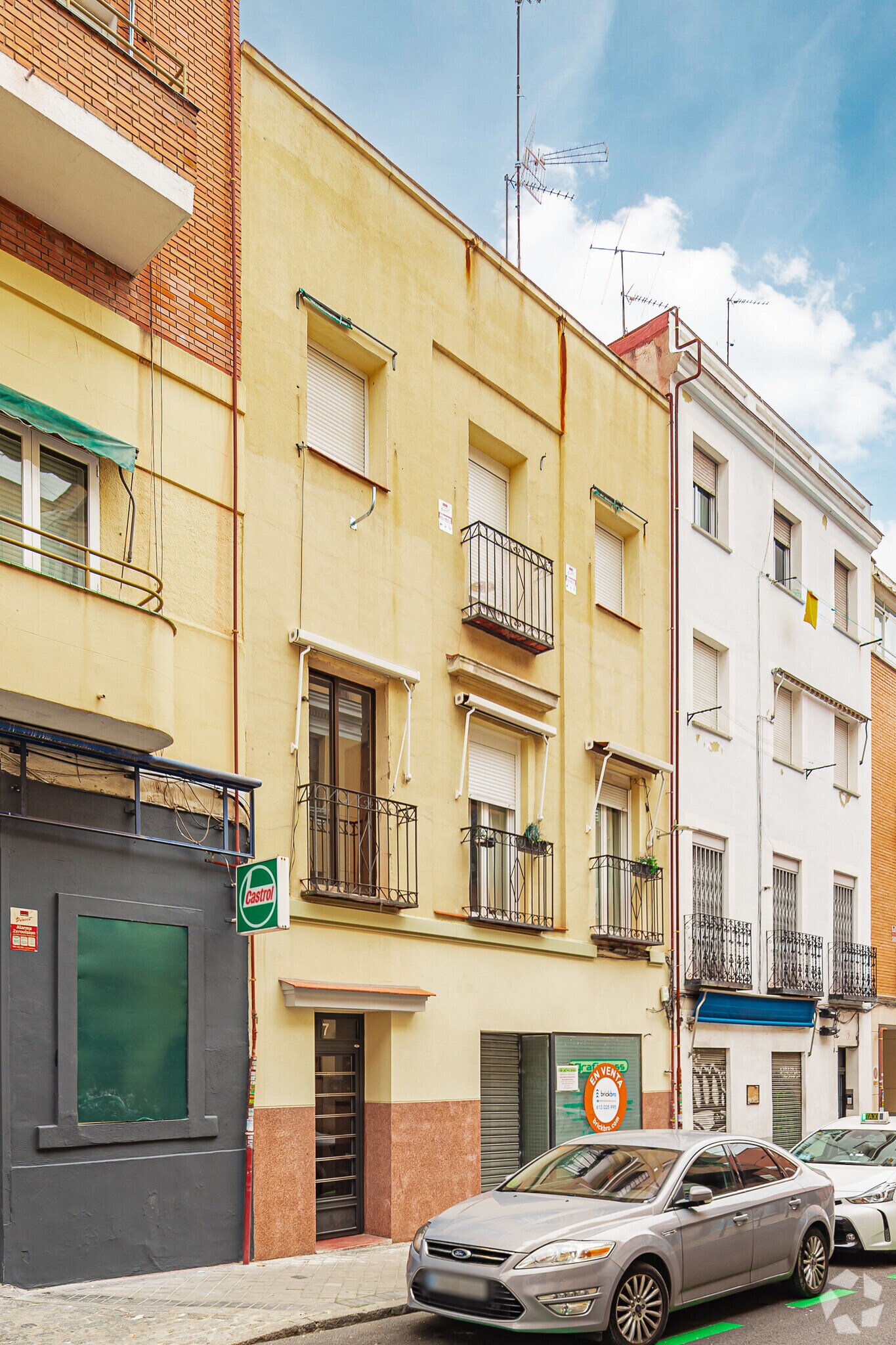 Calle de Huesca, 7, Madrid, Madrid for sale Primary Photo- Image 1 of 1