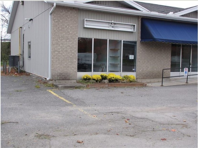 40 Bennett St, Carleton Place, ON for lease - Building Photo - Image 3 of 4