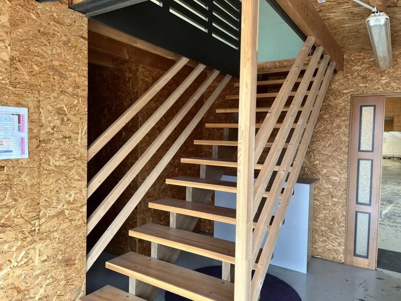 Flex in Anglet for lease - Building Photo - Image 1 of 9